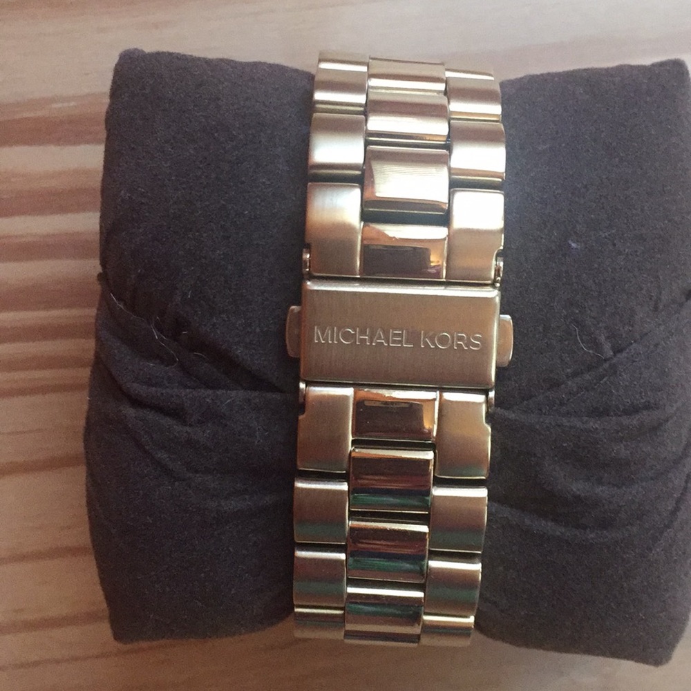 MICHAEL KORS watch - Picture 2 of 4